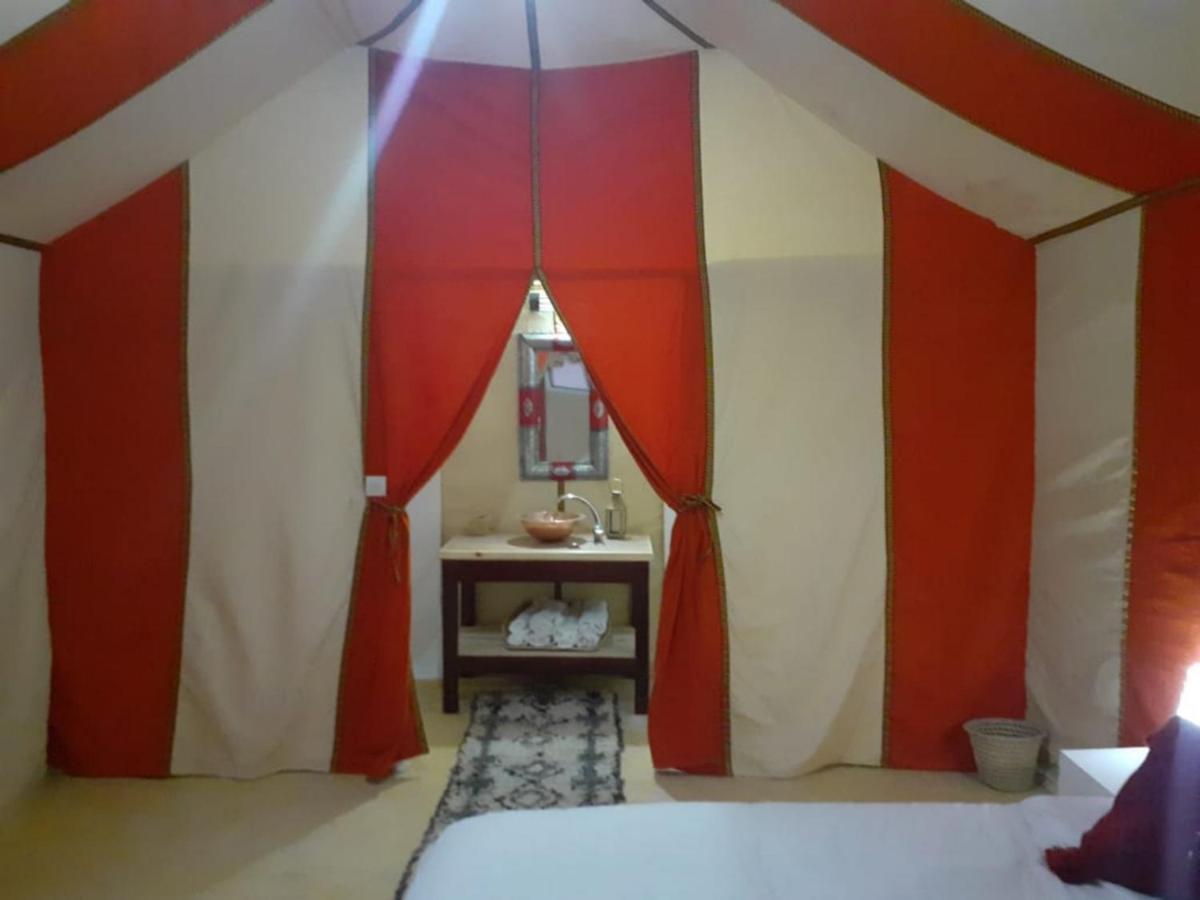 Отель Sahara Family Camp Мерзуга Экстерьер фото