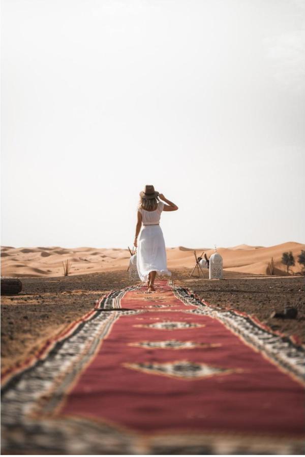 Отель Sahara Family Camp Мерзуга Экстерьер фото